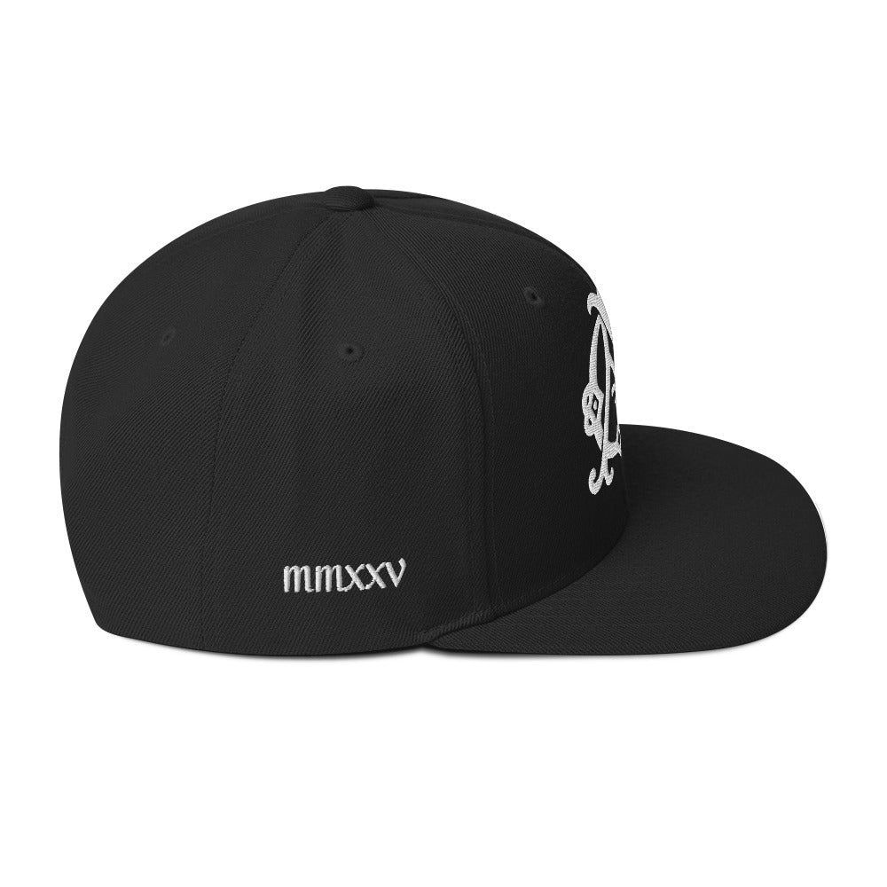 AC Agilis Cultus classic snapback hat in black, right side view, structured crown with flat brim, adjustable snapback closure, minimalist black and white aesthetic