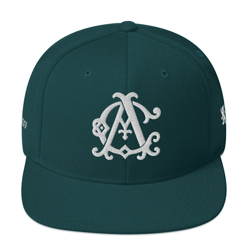AC Agilis Cultus classic snapback hat in spruce green, front view, structured crown with flat brim, adjustable snapback closure, minimalist black and white aesthetic